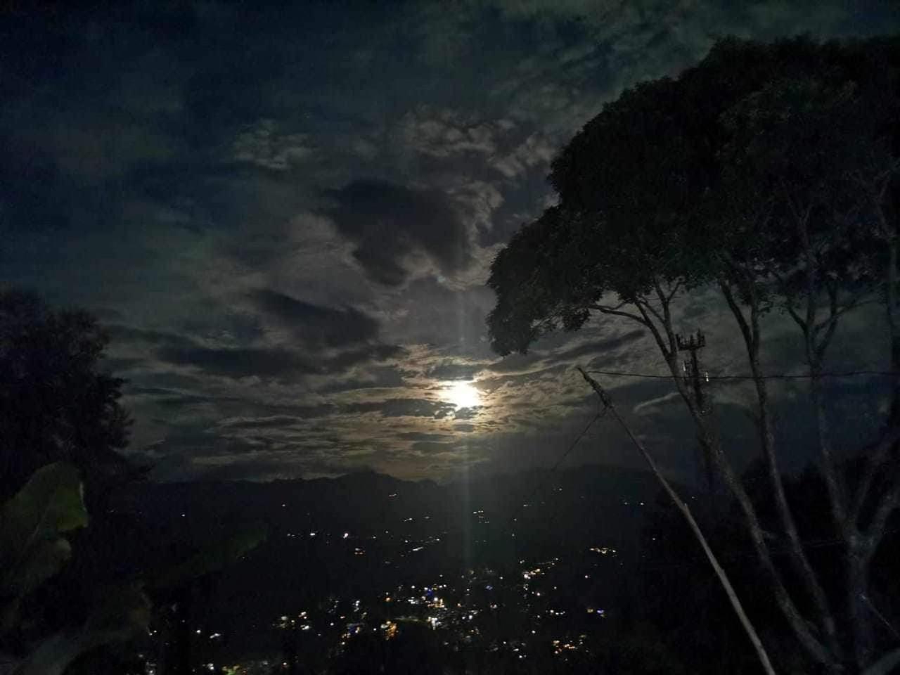 مبيت وإفطار Mountain Peak إيلا المظهر الخارجي الصورة